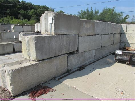 What Are the Uses of Cement Block Walls?